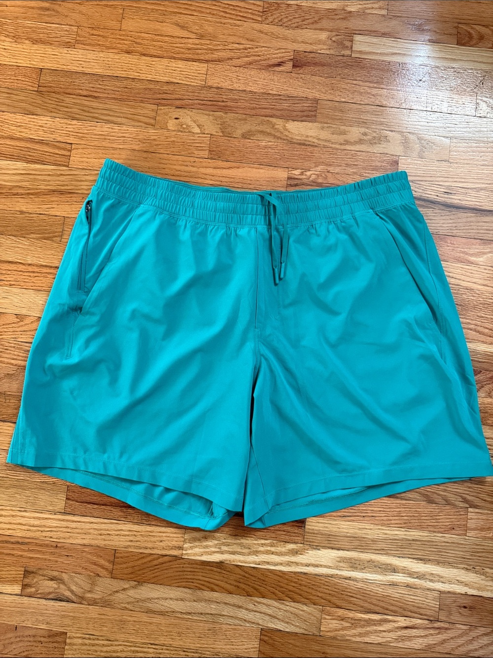 Men’s Lululemon shorts